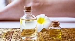 Essential oils for the treatment of varicose veins. 